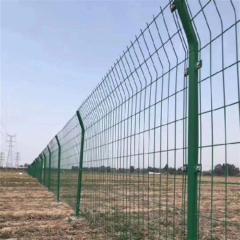 雙邊絲護(hù)欄網(wǎng)的應(yīng)用與優(yōu)勢